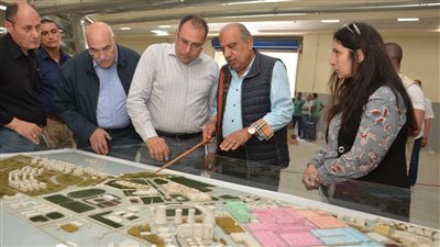 وزير قطاع الأعمال يتابع مراحل التشغيل التجريبي لمصنع 