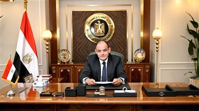 وزير التجارة والصناعة يقرر استمرار العمل بقرار حظر تصدير الأكسجين