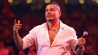 بالصور.. تجمع لنجوم الفن في أولى حفلات عمرو دياب بالساحل الشمالي