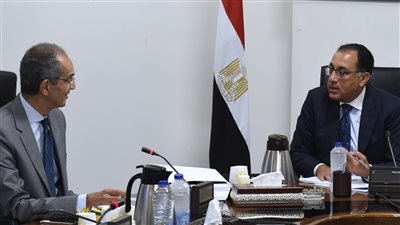 رئيس الوزراء يتابع مع وزير الاتصالات استراتيجية مصر الرقمية لصناعة التعهيد