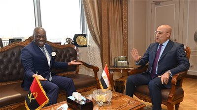 وزير الإسكان يتسلم دعوة نظيره الأنجولى لزيارة دولة أنجولا لتعزيز التعاون فى المجالات ذات الاهتمام المشترك