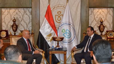 رئيس الرعاية الصحية يبحث التعاون مع جلاكسو مصر في مجالات التوعية لمرضى 