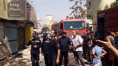  بشرق السكة الحديد.. اندلاع حريق هائل فى باكيات الباعة بميدان المؤسسة في شبرا الخيمة