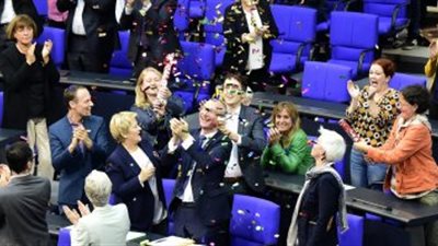 ألمانيا تعلن حاجتها إلى مليون عامل والبرلمان يقر مشروعا جديدا للمهاجرين