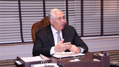 وزير الزراعة: الإفراج عن 181 ألف طن اعلاف الذرة والصويا بحوالي 92 مليون دولار 