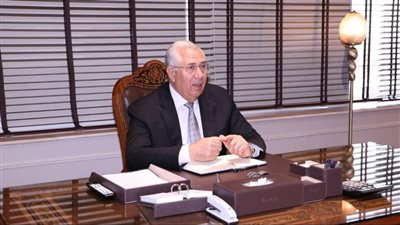 وزير الزراعة يوجه بمتابعة تطوير وتطهير المراوي والمساقى التابعة للوزارة 