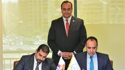 رئيس الرعاية الصحية يشهد توقيع بروتوكول تعاون مع شركة نيوماستر للأنشطة الطبية 