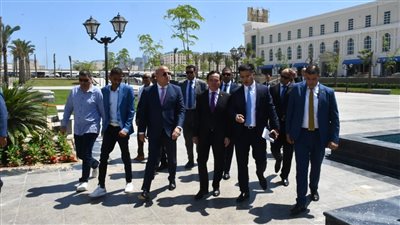 وزير الإسكان يصطحب نائب رئيس الوزراء الفيتنامي فى جولة بمدينة العلمين الجديدة
