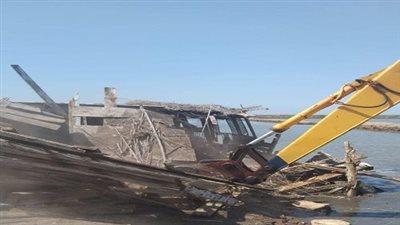 إزالة حالة تعدي على مسطحات مائية تابعة لولاية الثروة السمكية بدمياط 