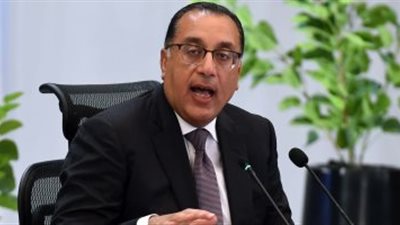 الحكومة تعلن موعد تطبيق قرار عمل الموظفين يوما من المنزل