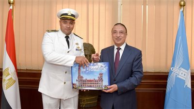 الشريف يستقبل وفد من السفينة اليونانية 