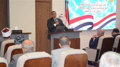 وزير التنمية المحلية يتابع ترشيد استهلاك الكهرباء وتخفيض الإنارة العامة بالمحافظات