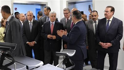 وزير التعليم العالي يتفقد ويفتتح عددًا من المشروعات والمنشآت الطبية بجامعة بنها 