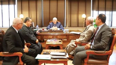 وزير الزراعة يعقد اجتماعًا لبحث آليات تطوير دور التعاونيات الزراعية لخدمة المزارعين 
