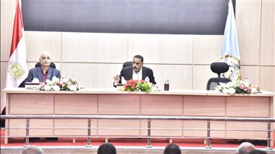 محافظ مطروح يؤكد على أهمية التكاتف مع جهود الدولة فى ترشيد استهلاك الكهرباء