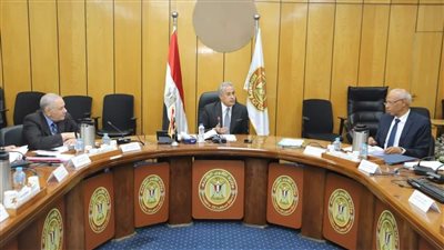 شحاتة:مستمرون في الرعاية والحماية والوقوف بجانب العمال والشركات وقت الأزمات 