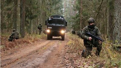 لا يزال الوضع خطيرا.. بولندا تنشر قناصة على الحدود مع بيلاروس