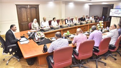 محافظ مطروح يناقش الخطة السنوية للمجلس القومي للسكان 