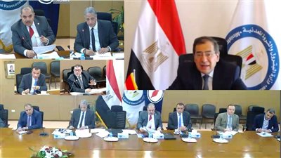 وزير البترول يناقش جهود استعادة إنتاج الآبار المغلقة مع شركات الإنتاج