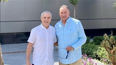 في حضور الخطيب.. كولر يزور فرع الأهلي بالتجمع الخامس 