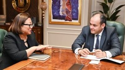 وزير الصناعة: الحكومة حريصة على جذب الشركات العالمية لتوطين صناعة السيارات