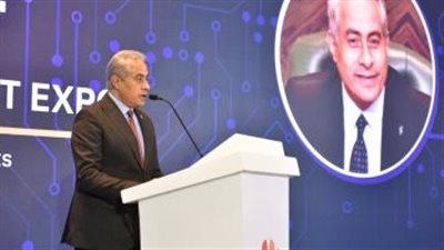 وزير العمل يفتتح ملتقى توظيف يوفر فرص عمل فى 70 شركة اتصالات