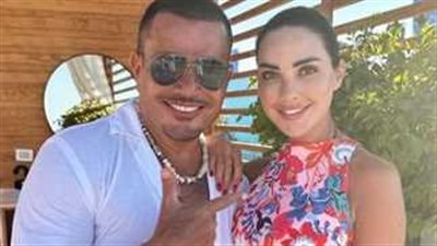 ظهرت مع الهضبة.. من هي داليدا خليل وما ديانتها؟