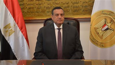 وزير التنمية المحلية : 