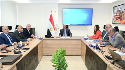 وزير الري يستعرض إجراءات حماية وتطوير البحيرات الشمالية والحفاظ على إتزانها المائى والبيئى
