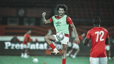 بعد عدم قيده.. رسميا لاعب وسط الأهلي يرحل مجانًا