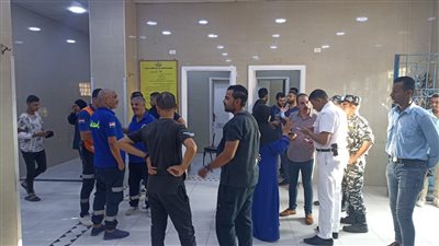  مستشفى السويس العام تستقبل 27 مصاباً في حادث إنقلاب سيارة