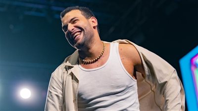 ممنوع دخول الرجالة.. مسلم يحيي حفلًا للسيدات فقط بالساحل الشمالي