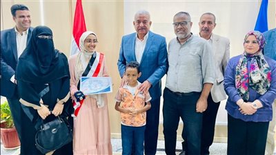 صقر يكرم أوائل الثانوية العامة والأزهرية بالسويس