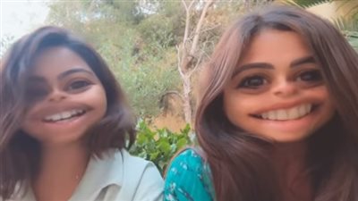 بعد شائعة انتحارها.. ياسمين عبدالعزيز وشيرين عبدالوهاب بـ 