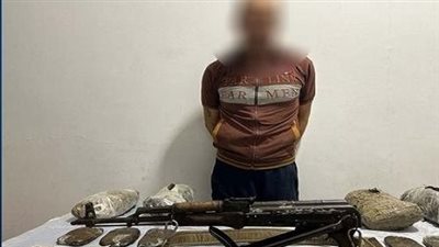 بحوزته سلاح ناري.. ضبط عنصر إجرامي بكميات من المواد المخدرة