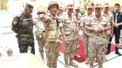 رئيس الأركان يشهد تنفيذ إحدى مراحل مشروع مراكز القيادة التعبوى التخصصى لإدارة الوقود