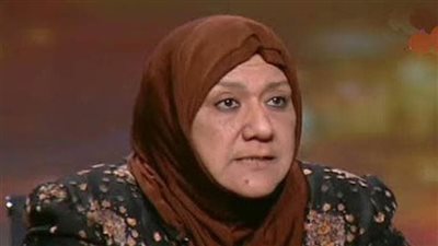 عرضت مكتبتها للبيع بمليون جنيه.. من هي صافيناز كاظم؟