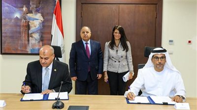 مصر والإمارات توقعان اتفاقية برنامج تمويل دوار لتمويل واردات القمح بقيمة 500 مليون دولار