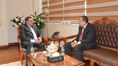 وزير التنمية المحلية يتابع مع محافظ شمال سيناء الموقف التنفيذي  للمشروعات التنموية 