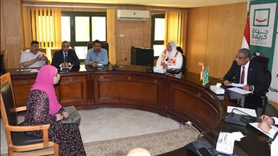 محافظ الفيوم يوجه بتوفير مساعدات للأولى بالرعاية وفرص عمل للشباب بالقطاع الخاص