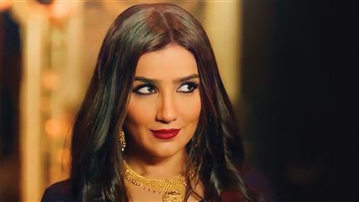 بأوامر محمد سامي.. مي عمر ترتدي الحجاب