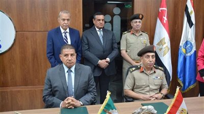 وزير التنمية المحلية ومحافظ القليوبية  ومدير سلاح الإشارة يشهدون توقيع بروتوكول لتقديم خدمات الشبكة الوطنية للطوارئ 