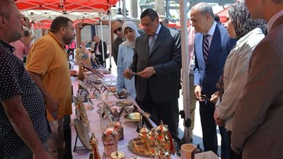 وزير التنمية المحلية ومحافظ القليوبية يفتتحان معرض 