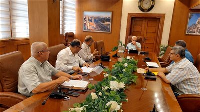 محافظ بورسعيد يناقش ٱليات البدء في انشاء محطة البيوجاز