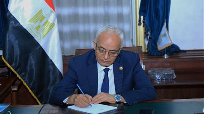 قرار عاجل من وزير التعليم بشأن امتحانات الثانوية العامة الدور الثانى