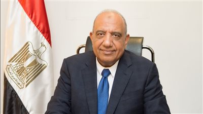 وزير قطاع الأعمال العام يستعرض مؤشرات أداء القابضة للأدوية