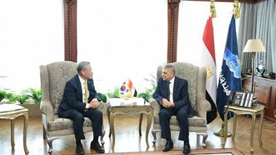 الفريق أسامة ربيع يستقبل السفير الكوري الجنوبي لبحث سبل التعاون المشترك