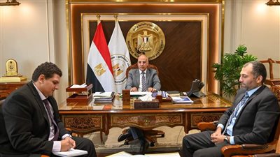 وزير الري يتابع إجراءات تقييم حالة المنشآت المائية 