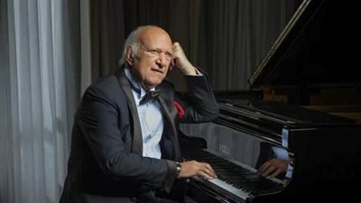 بسبب سوء التنظيم.. الموسيقار عمر خيرت يُعن إنسحابه من حفل فني