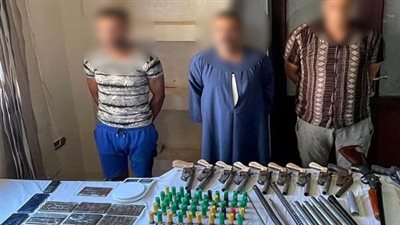 الاتجار بالأسلحة النارية..القبض على تشكيل عصابي بالبحيرة